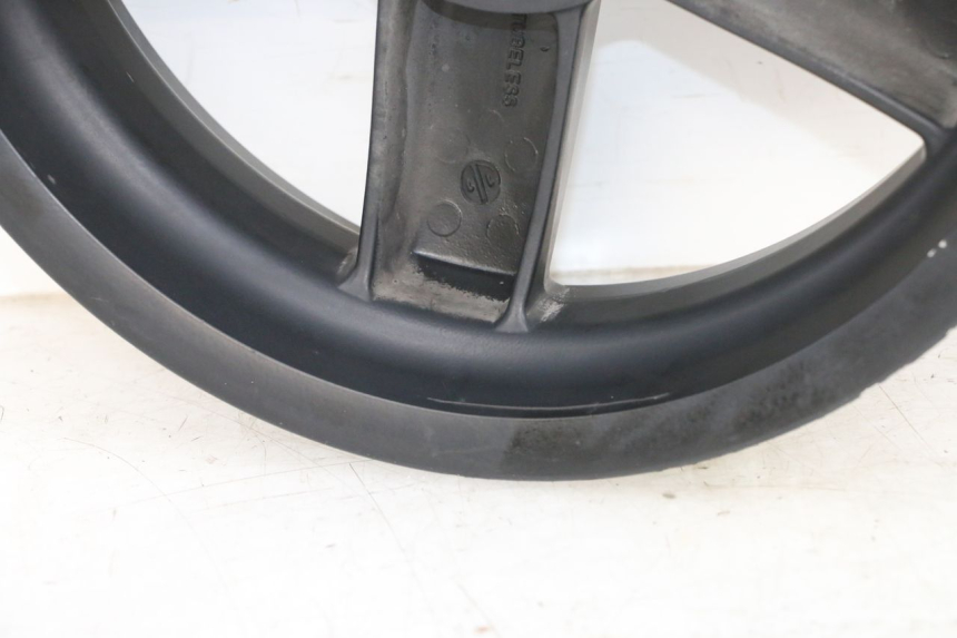 photo de ARO TRASEIRO PIAGGIO XEVO - X EVO 125 (2007 - 2017) - Zoom do estado de desgaste