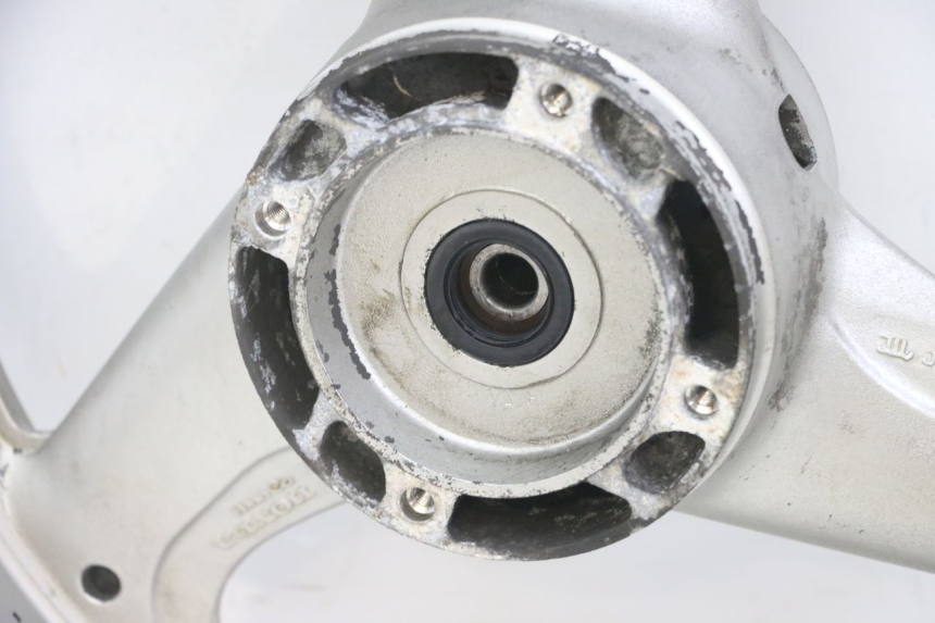 photo de ARO TRASEIRO HONDA XLV VARADERO 125 (2000 - 2006) - Detalhes característicos