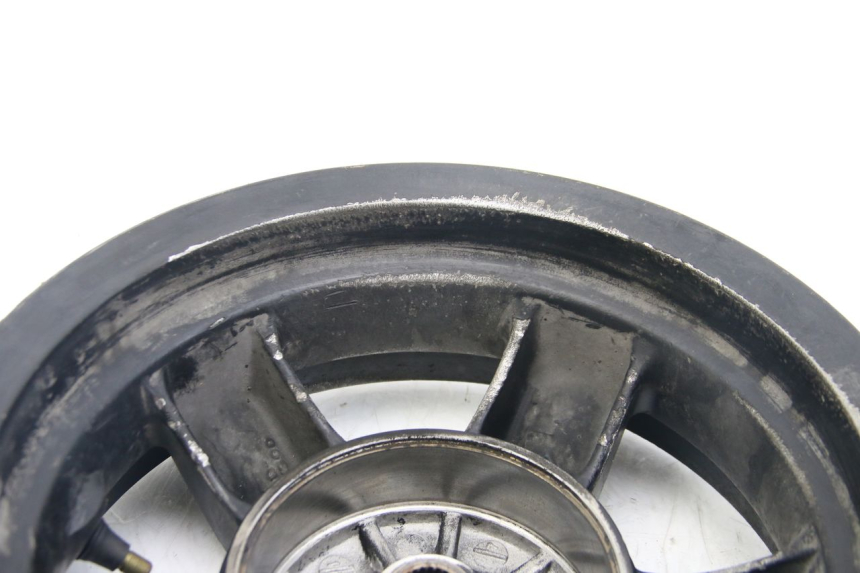 photo de ARO TRASEIRO PIAGGIO ZIP 2T 50 (2009 - 2019) - Vista de perto