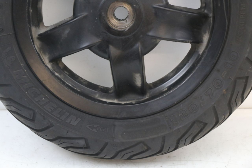 photo de ARO TRASEIRO PIAGGIO ZIP 4T 50 (2018 - 2020) - Zoom do estado de desgaste