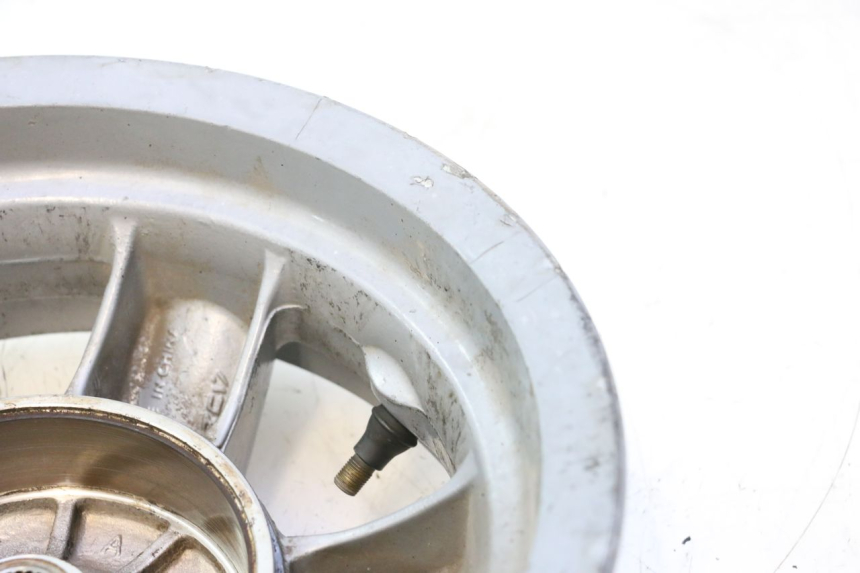 photo de ARO TRASEIRO PIAGGIO ZIP 4T 50 (2006 - 2017) - Detalhe da peça