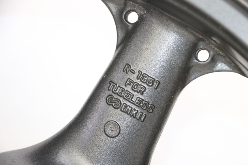 photo de ARO TRASEIRO KAWASAKI ZR 7 750 (1999 - 2004) - Detalhes característicos