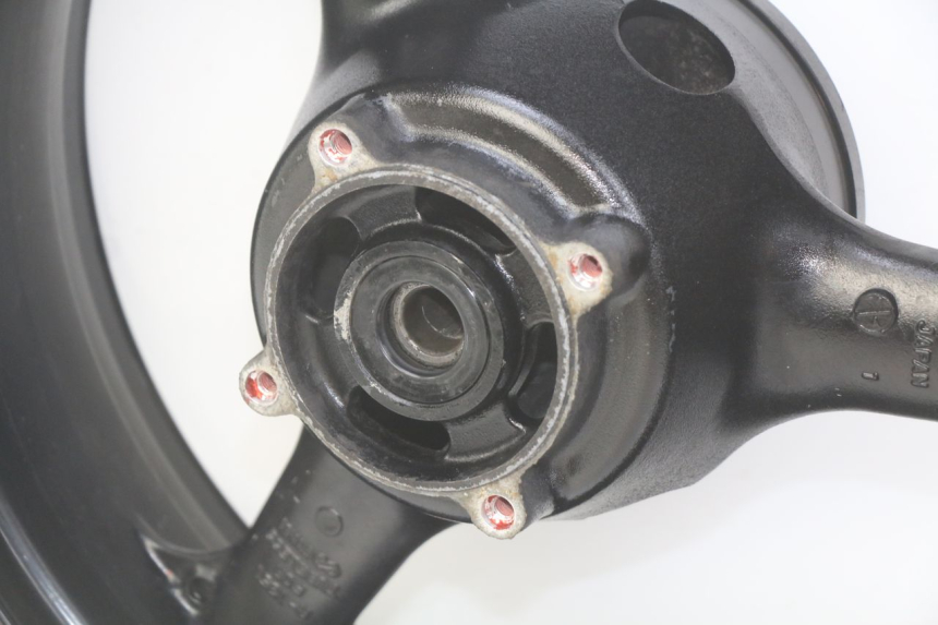 photo de ARO TRASEIRO KAWASAKI ZX-6R ZX6R 600 (1995 - 1997) - Vista de perto