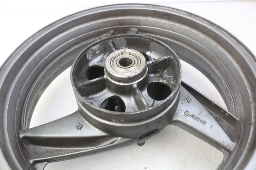 photo de ARO TRASEIRO KAWASAKI ZZR 600 (1995 - 2004) - Detalhes característicos