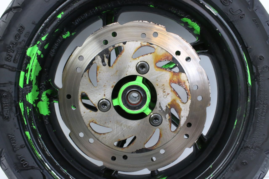 photo de ARO DIANTEIRO KYMCO AGILITY NAKED RENOUVO 4T 50 (2018 - 2020) - Zoom do estado de desgaste