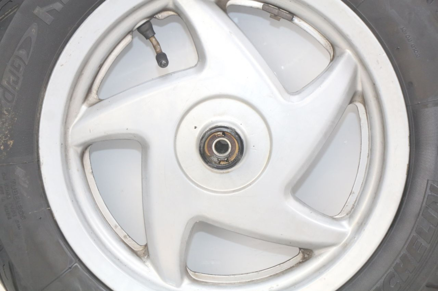photo de ARO DIANTEIRO HONDA FES PANTHEON 2T 125 (1998 - 2002) - Detalhes característicos