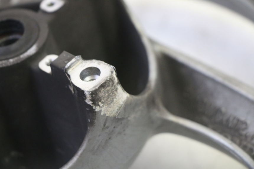 photo de ARO DIANTEIRO HONDA FES S-WING SWING ABS 125 (2007 - 2015) - Detalhes característicos