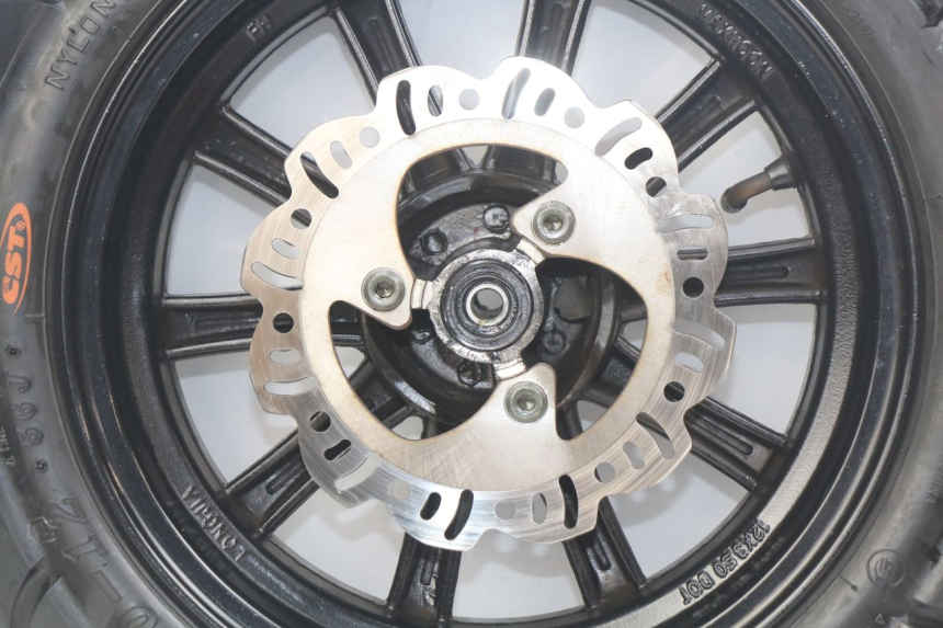 photo de ARO DIANTEIRO TNT MOTOR GRIDO 2T 50 (2010 - 2019) - Vista de perto