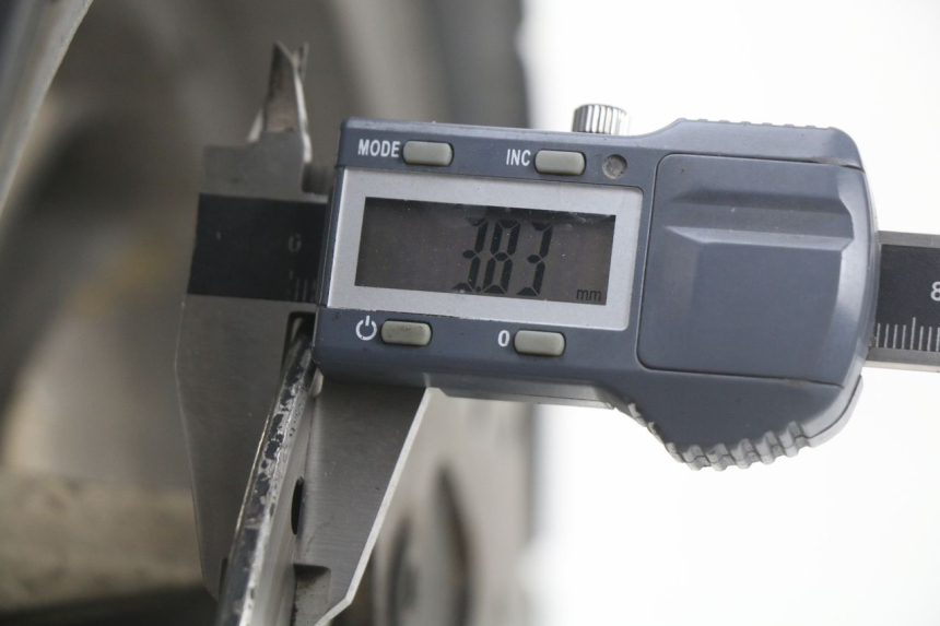 photo de ARO DIANTEIRO KYMCO LIKE 4T 50 (2009 - 2018) - Zoom do estado de desgaste