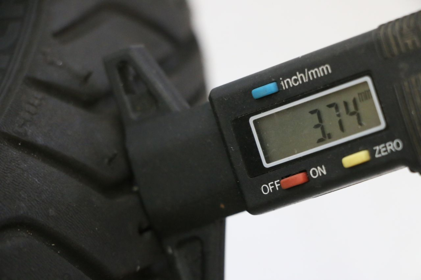 photo de ARO DIANTEIRO PIAGGIO MP3 HPE 310 (2024 - 2025) - Zoom do estado de desgaste