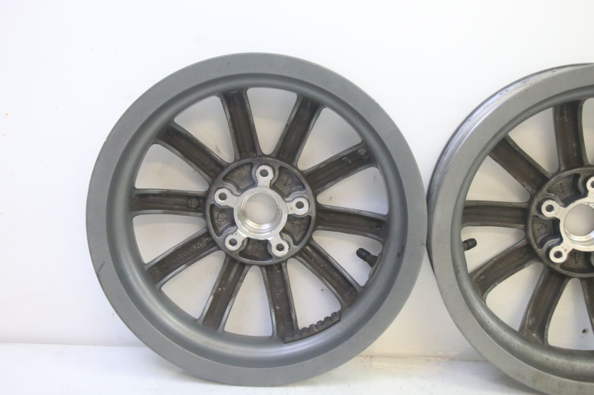 photo de ARO DIANTEIRO PIAGGIO MP3 LT 400 (2007 - 2012) - Vista de perto