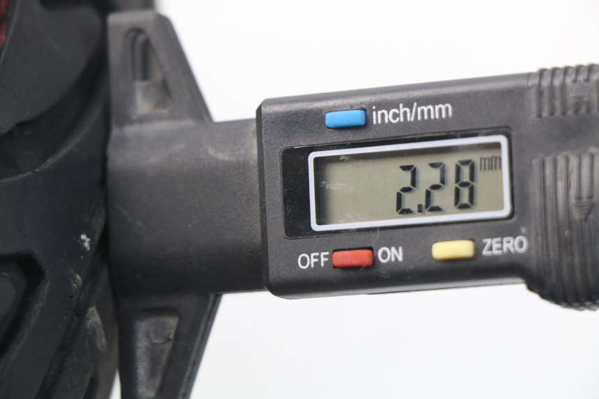 photo de ARO DIANTEIRO VASTRO R-ONE 4T 50 (2014 - 2022) - Zoom do estado de desgaste