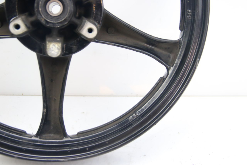 photo de ARO DIANTEIRO SUZUKI SIXTEEN 125 (2008 - 2010) - Detalhes característicos