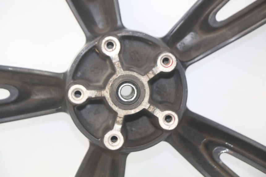 photo de ARO DIANTEIRO PEUGEOT TWEET 4T 50 (2010 - 2014) - Detalhes característicos
