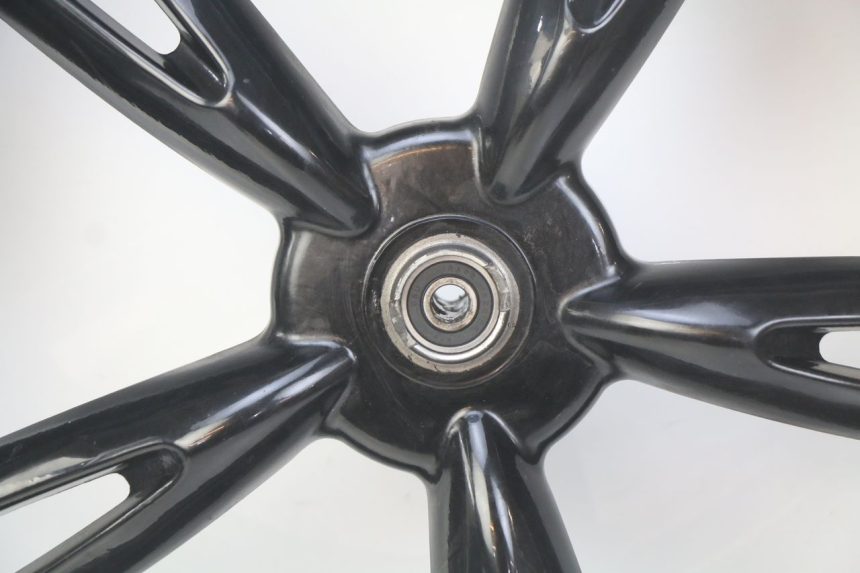 photo de ARO DIANTEIRO PEUGEOT TWEET 125 (2010 - 2017) - Pontos de fixação