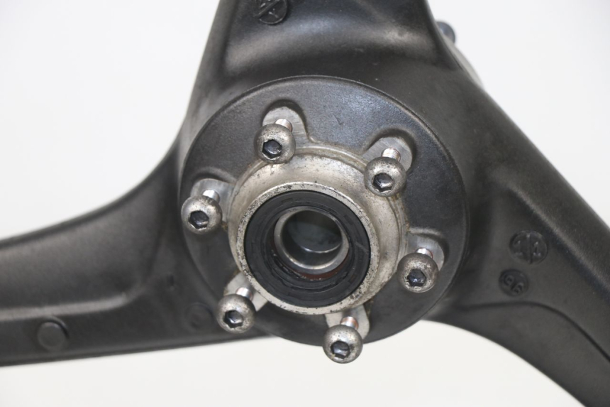 photo de ARO DIANTEIRO HONDA VTR F FIRESTORM 1000 (1997 - 2001) - Detalhes característicos