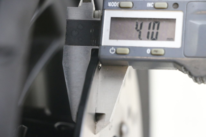 photo de ARO DIANTEIRO PIAGGIO ZIP 2T 50 (2009 - 2019) - Zoom do estado de desgaste