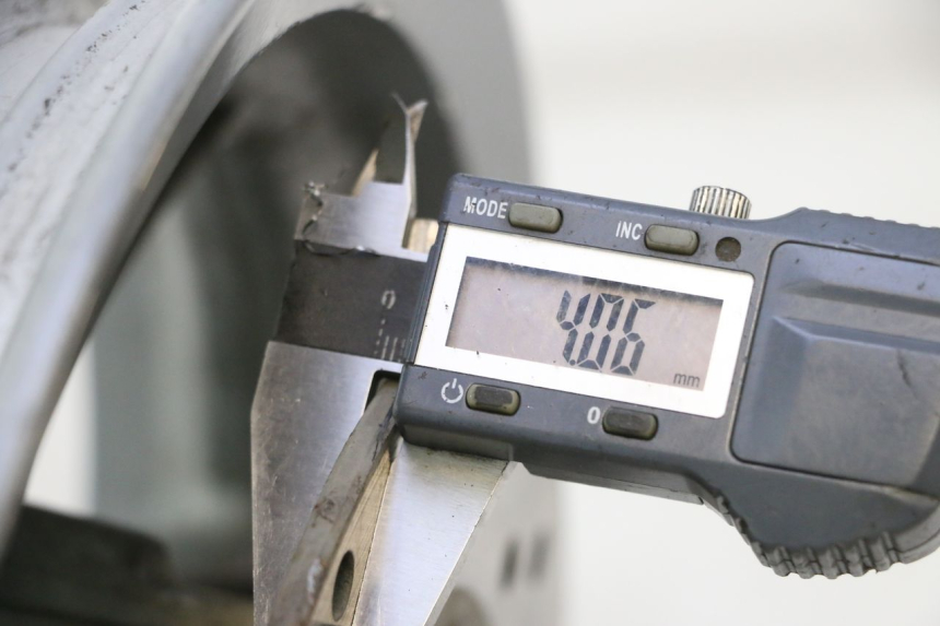 photo de ARO DIANTEIRO PIAGGIO ZIP 4T 50 (2006 - 2017) - Detalhe da peça