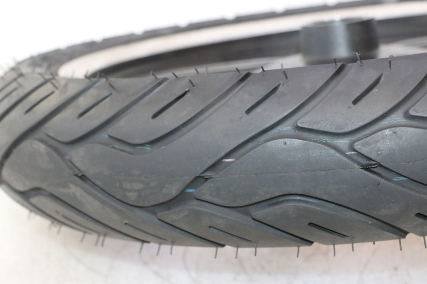 photo de ARO DIANTEIRO E PNEU KYMCO AGILITY CITY 16P 125 (2015 - 2024) - Zoom de qualidade