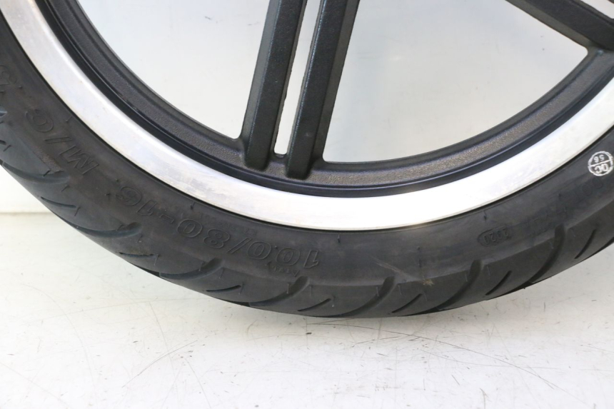 photo de ARO DIANTEIRO E PNEU KYMCO AGILITY CITY 16P 125 (2015 - 2024) - Outro ângulo de visão
