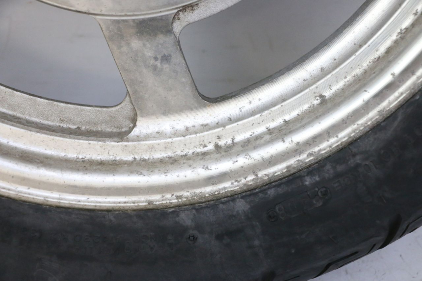 photo de ARO DIANTEIRO E PNEU HYOSUNG GV AQUILA 125 (2000 - 2009) - Detalhes característicos