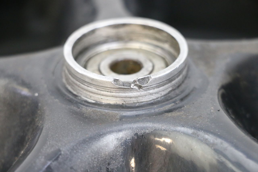 photo de ARO DIANTEIRO E PNEU MBK BOOSTER SPIRIT 50 (2004 - 2017) - Pontos de fixação