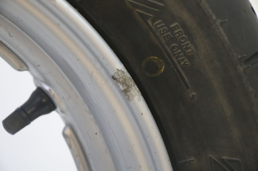 photo de ARO DIANTEIRO E PNEU SUZUKI BURGMAN 125 (2007 - 2014) - Outro ângulo de visão