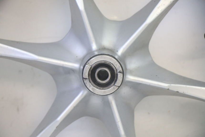 photo de ARO DIANTEIRO E PNEU SUZUKI BURGMAN 125 (2007 - 2014) - Vista geral