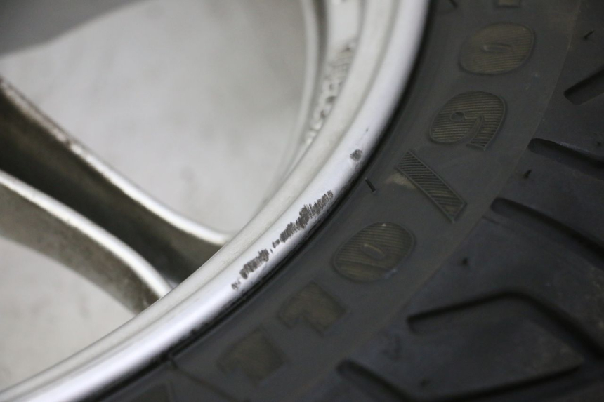 photo de ARO DIANTEIRO E PNEU SUZUKI BURGMAN 125 (2007 - 2014) - Vista geral