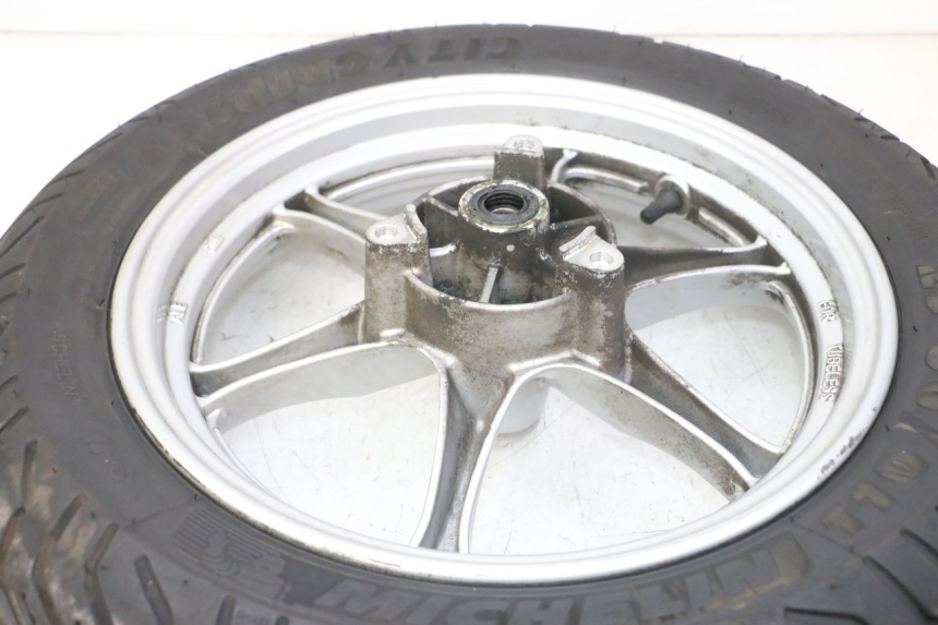 photo de ARO DIANTEIRO E PNEU SUZUKI BURGMAN 125 (2007 - 2014) - Pontos de fixação