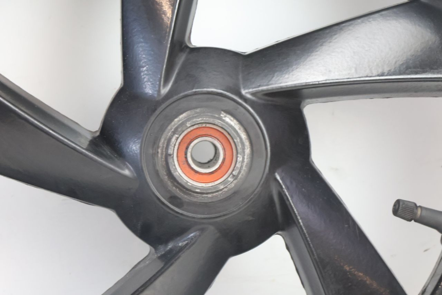 photo de ARO DIANTEIRO E PNEU PEUGEOT CITYSTAR 2T 50 (2018 - 2021) - Outro ângulo de visão