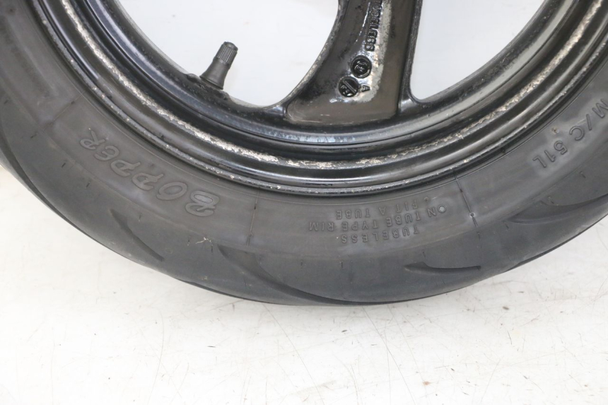 photo de ARO DIANTEIRO E PNEU PEUGEOT ELYSTAR 50 (2002 - 2014) - Detalhes característicos