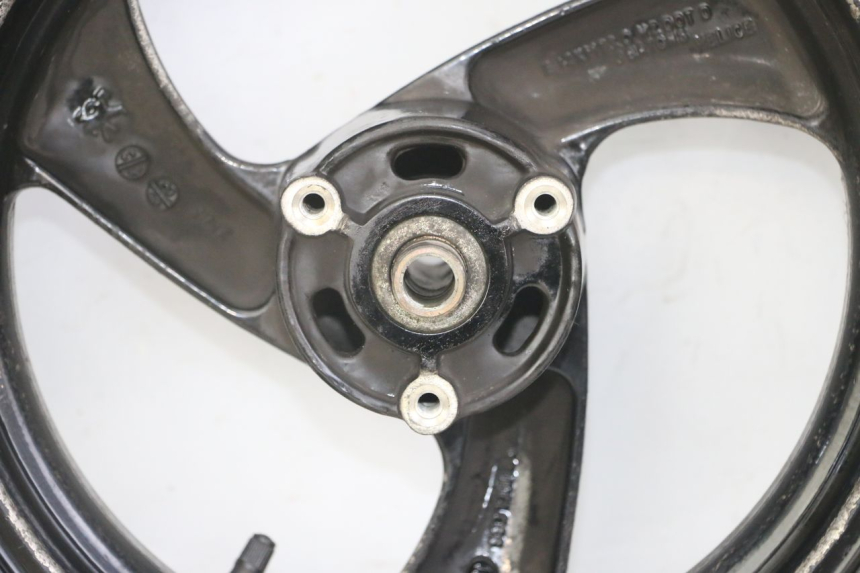 photo de ARO DIANTEIRO E PNEU PEUGEOT ELYSTAR 50 (2002 - 2014) - Vista de perto