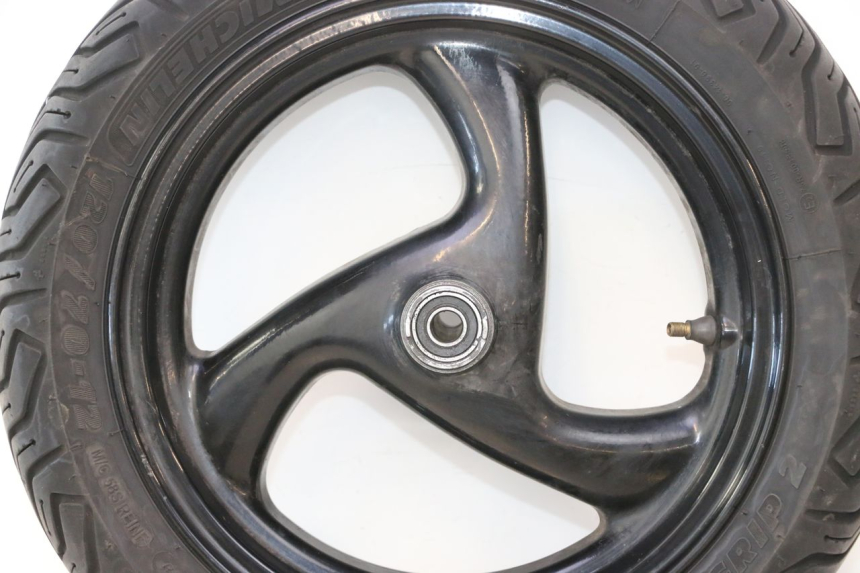photo de ARO DIANTEIRO E PNEU PEUGEOT ELYSTAR 50 (2002 - 2014) - Vista de perto