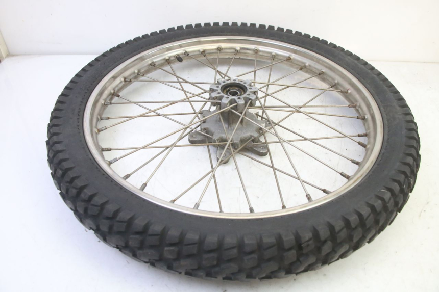 photo de ARO DIANTEIRO E PNEU APRILIA ETX 125 (1998 - 2002) - Estado da superfície
