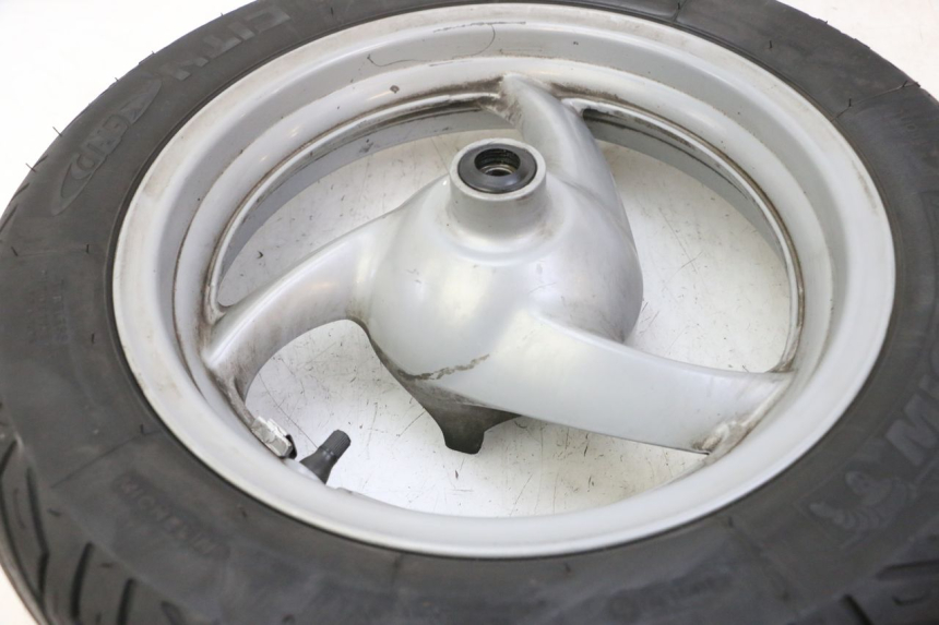photo de ARO DIANTEIRO E PNEU HONDA FES S-WING SWING ABS 125 (2007 - 2015) - Outro ângulo de visão