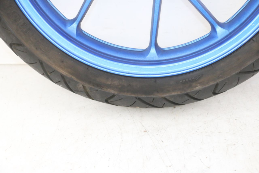 photo de ARO DIANTEIRO E PNEU STAHO FH 50 (2018 - 2019) - Detalhes característicos