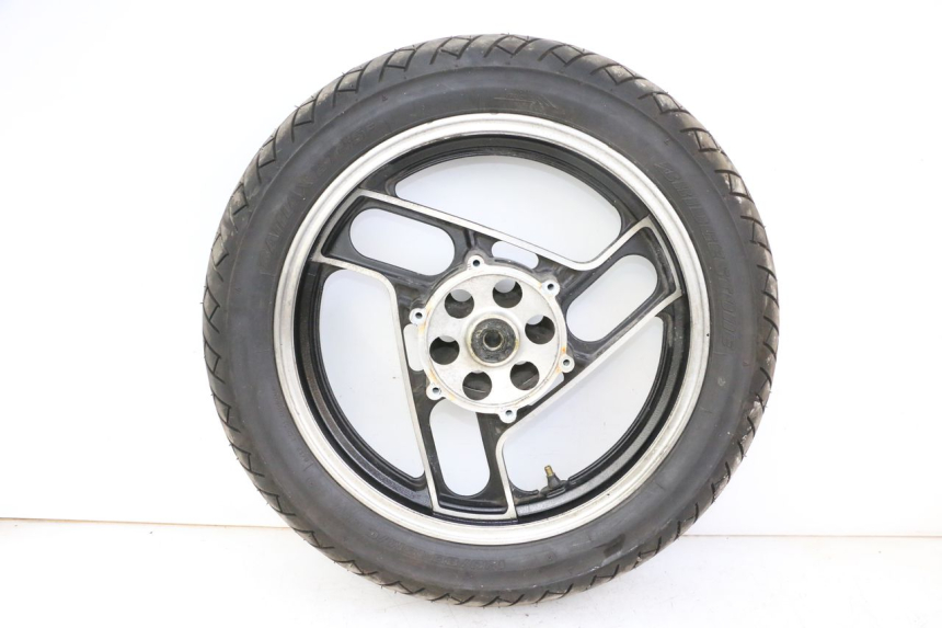 photo de ARO DIANTEIRO E PNEU YAMAHA FJ 36Y 1100 (1984 - 1985) - Detalhes característicos