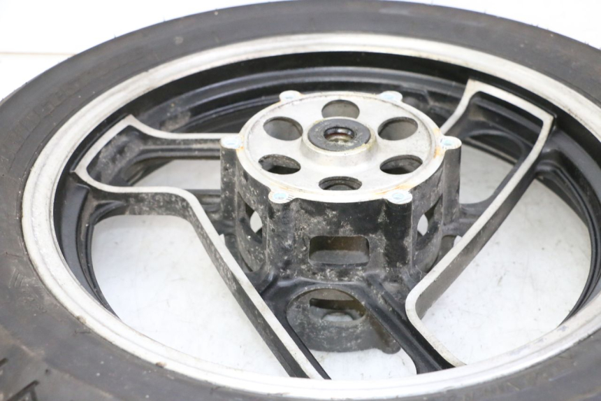 photo de ARO DIANTEIRO E PNEU YAMAHA FJ 36Y 1100 (1984 - 1985) - Ampliação técnica