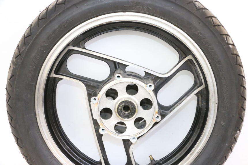 photo de ARO DIANTEIRO E PNEU YAMAHA FJ 36Y 1100 (1984 - 1985) - Peça verificada