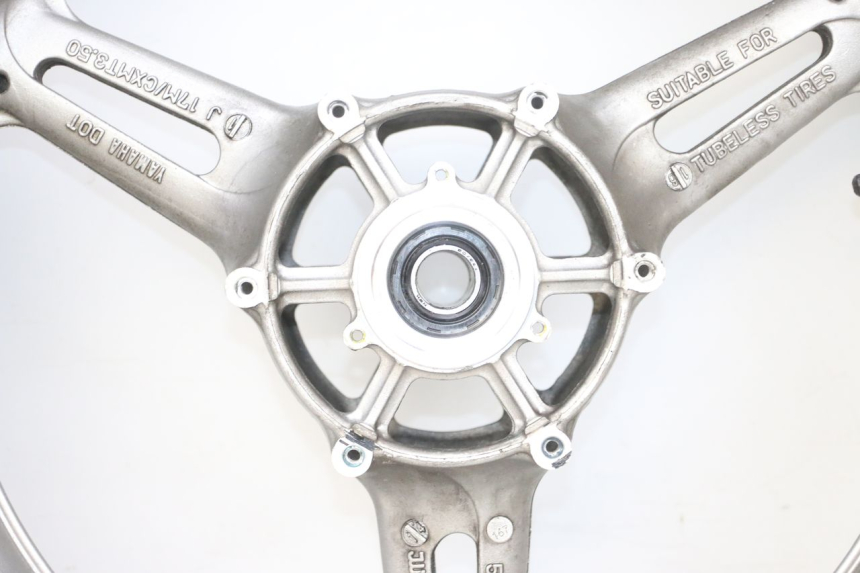 photo de ARO DIANTEIRO E PNEU YAMAHA FJR ABS 1300 (2006 - 2012) - Inspeção visual