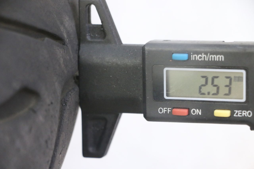 photo de ARO DIANTEIRO E PNEU HONDA FORZA ABS 300 (2013 - 2017) - Zoom do estado de desgaste