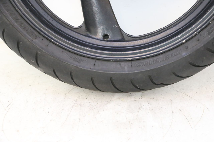 photo de ARO DIANTEIRO E PNEU YAMAHA FZS FAZER 600 (2001 - 2003) - Detalhes característicos