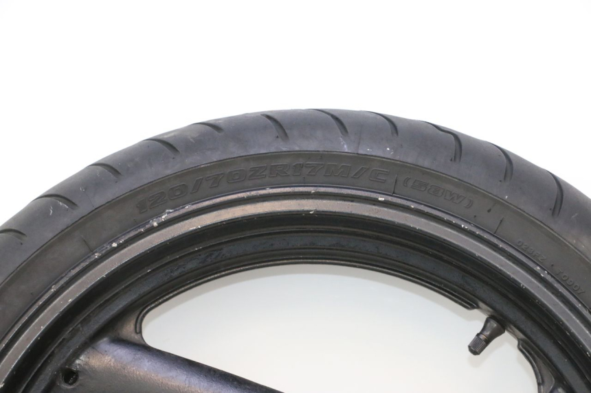 photo de ARO DIANTEIRO E PNEU YAMAHA FZS FAZER 600 (2001 - 2003) - Vista de perto