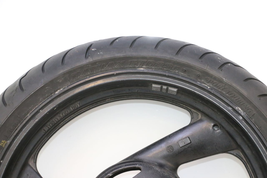 photo de ARO DIANTEIRO E PNEU YAMAHA FZS FAZER 600 (2001 - 2003) - Zoom de qualidade