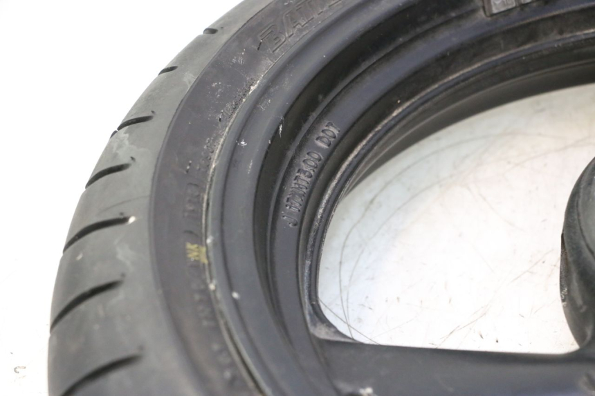 photo de ARO DIANTEIRO E PNEU YAMAHA FZS FAZER 600 (2001 - 2003) - Estado da superfície