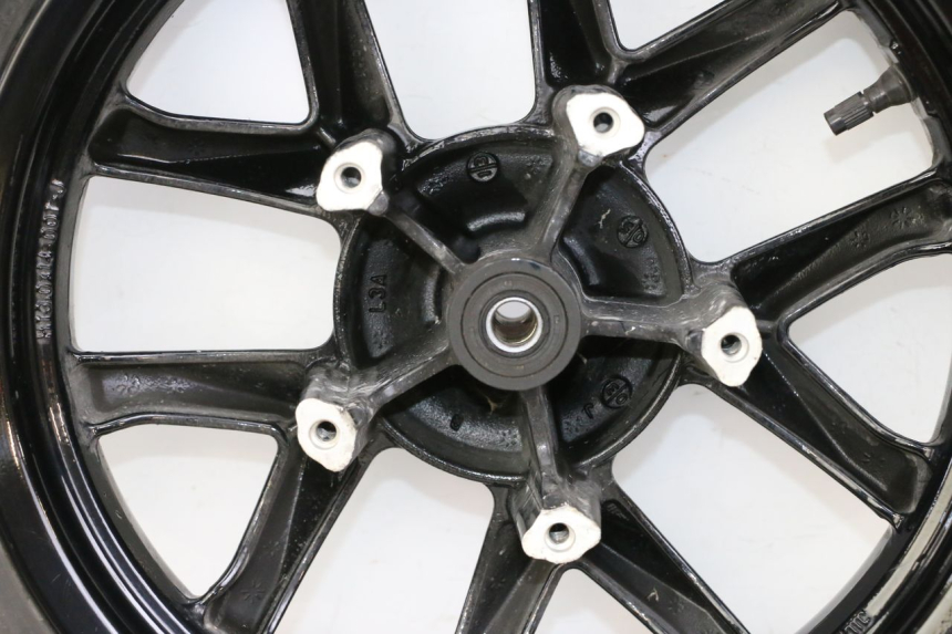 photo de ARO DIANTEIRO E PNEU SYM JOYMAX 125 (2010 - 2017) - Marcações e referências