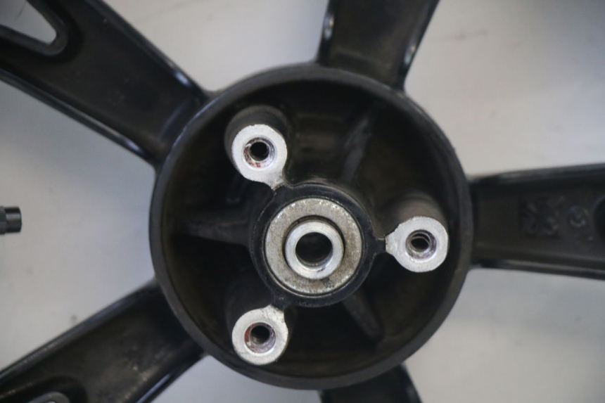 photo de ARO DIANTEIRO E PNEU PEUGEOT KISBEE 2T 50 (2010 - 2017) - Marcações e referências
