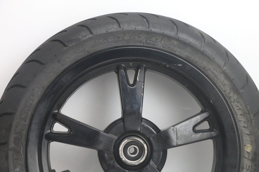 photo de ARO DIANTEIRO E PNEU PEUGEOT KISBEE 4T 50 (2018 - 2022) - Detalhe da peça