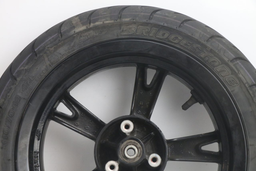 photo de ARO DIANTEIRO E PNEU PEUGEOT KISBEE 4T 50 (2018 - 2022) - Estado da superfície
